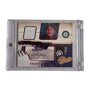 Fleer Freddy Garcia P Seattle Mariners Game Worn Patch 2002 JA-FG Ripped NM
